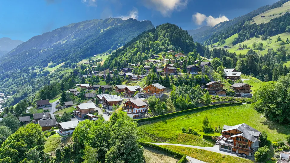 Champéry, Chalet d'Exception de 450 m2 habitables - Viager occupé