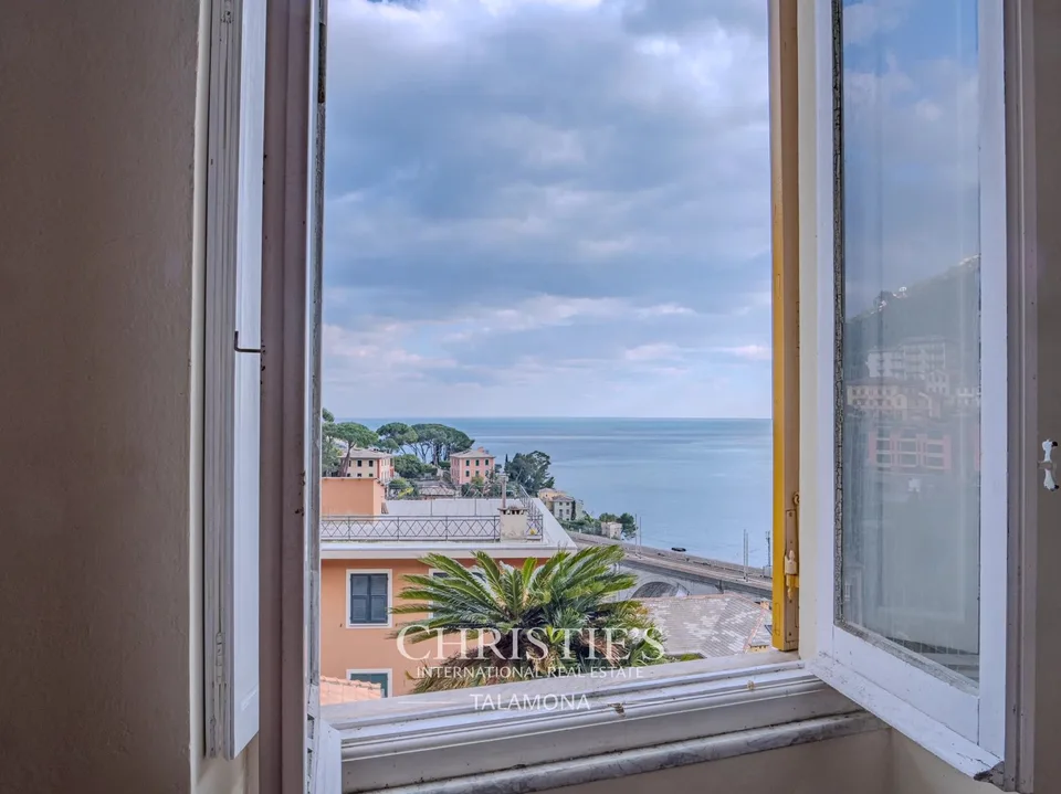 Elegant Villa for Renovation with Sea View in Zoagli – photo 9 of 13