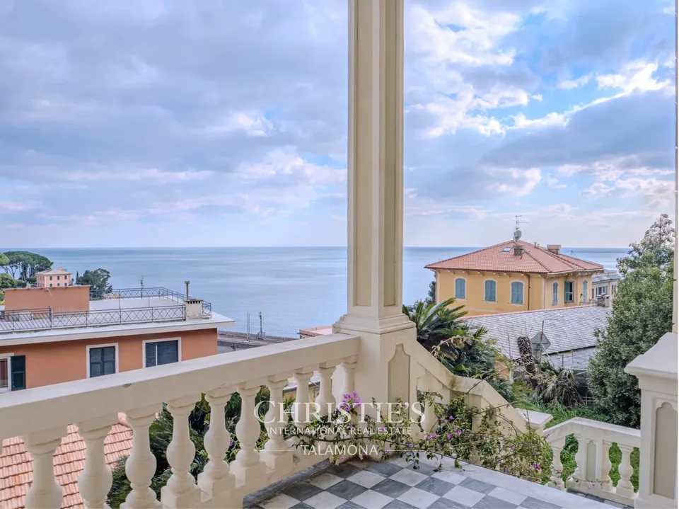 Elegant Villa for Renovation with Sea View in Zoagli – photo 8 of 13