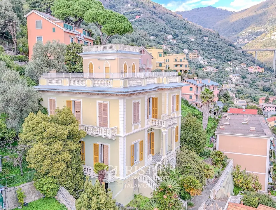 Elegant Villa for Renovation with Sea View in Zoagli – photo 10 of 13