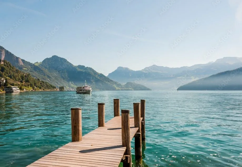 Parcello di costruzione unico e grande con progetto di costruzione con vista sul lago di Lucerna