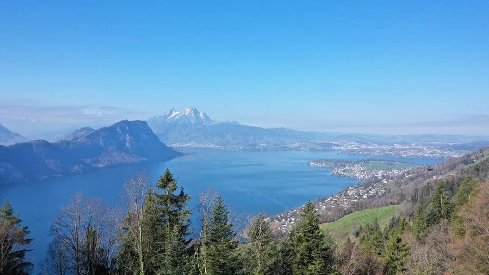 Einzigartige, grosse Baulandparzelle mit Bauprojekt mit Blick auf den Vierwaldstättersee