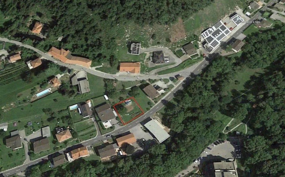 Terreno Edificabile ad Arzo - Opportunità Unica per la Costruzione della Tua Casa dei Sogni