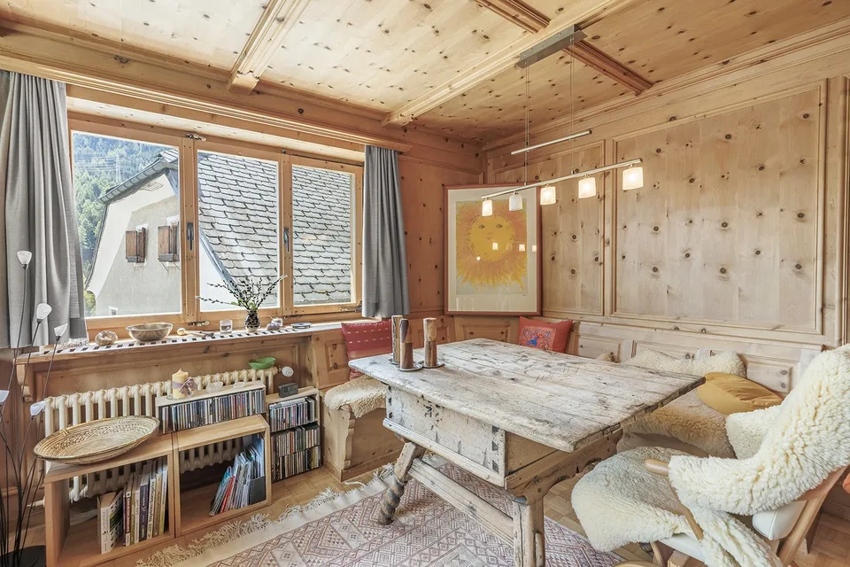 Malerisches Mehrgenerationenhaus im Engadin