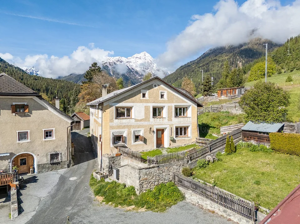 Malerisches Mehrgenerationenhaus im Engadin
