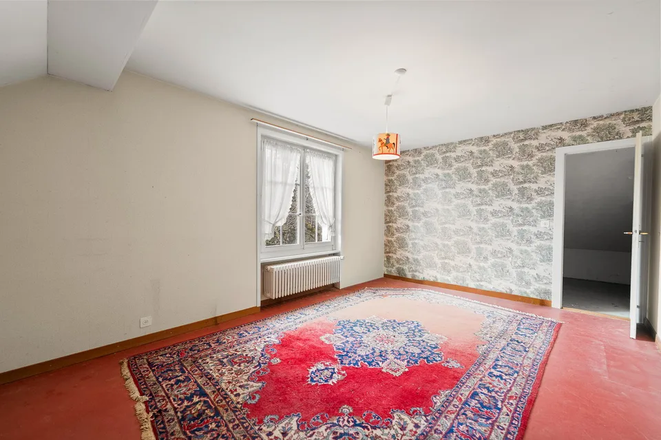 Prachtvolle Villa zur Renovierung mitten in den Weinbergen mit außergewöhnlichem Blick auf den See und die Alpen – Foto 12 von 15