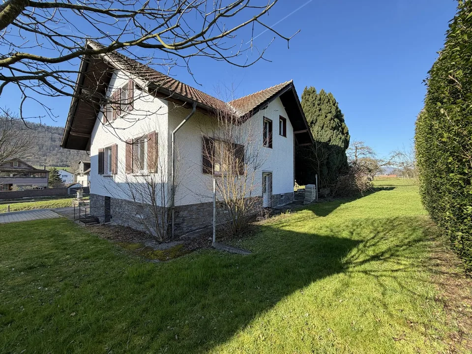 5.5-Zi.-Einfamilienhaus sucht Handwerker