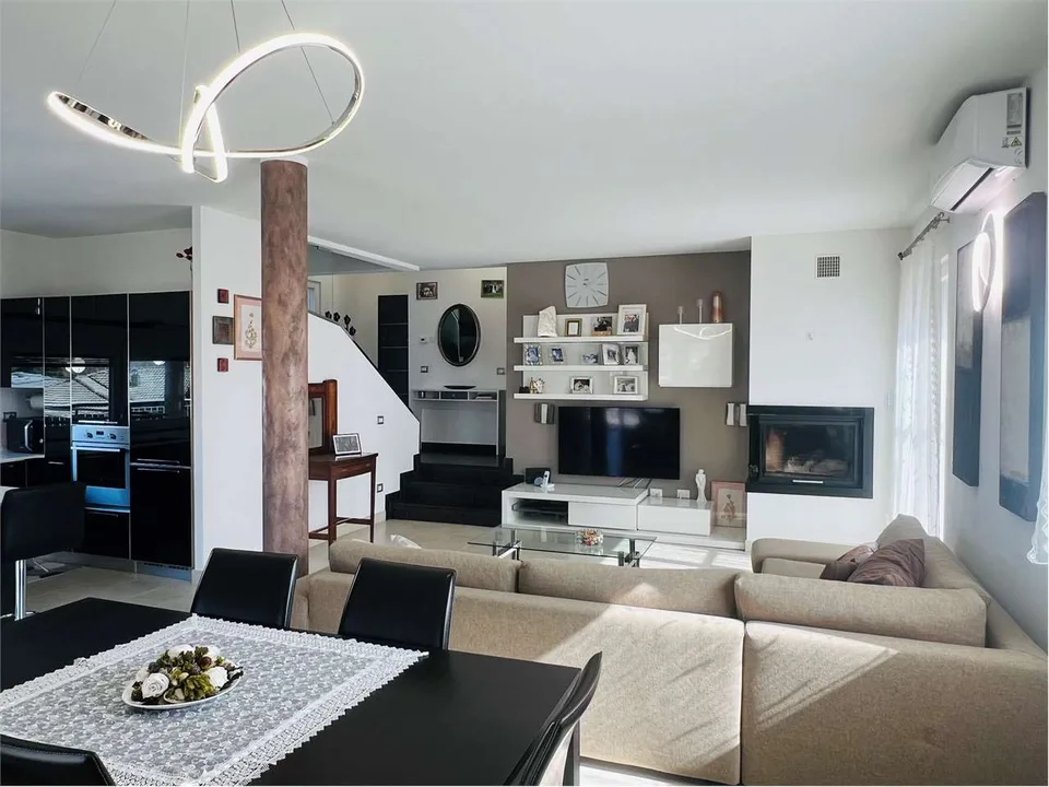 Villa zur Verkauf in Marchirolo – Foto 11 von 13