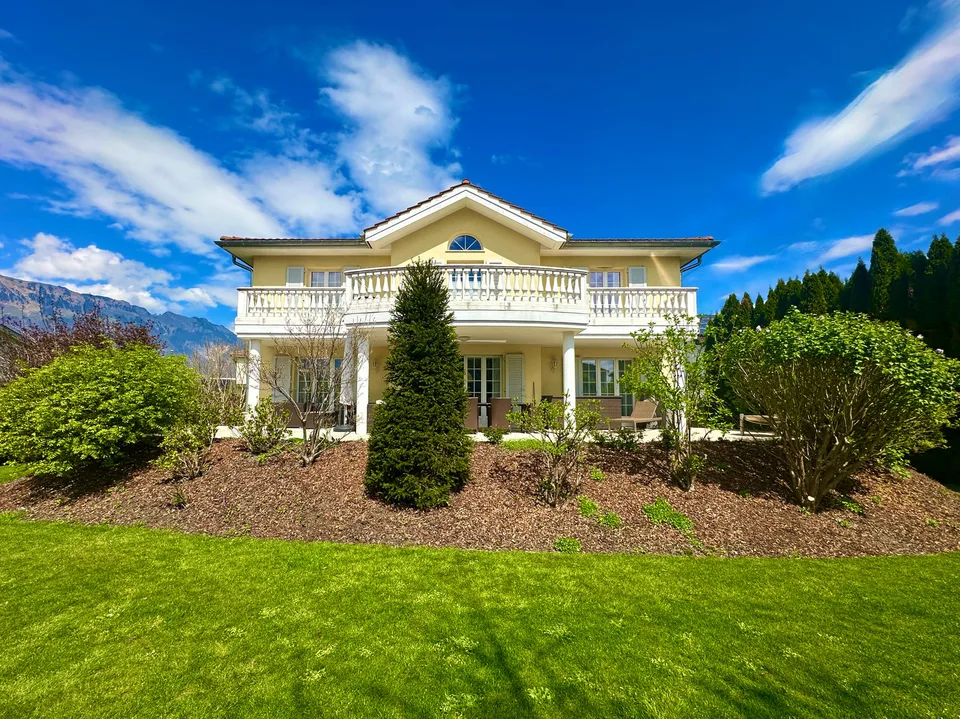 RESERVIERT! Premium-Einfamilienhaus mit viel Platz & Privatsphäre in H
