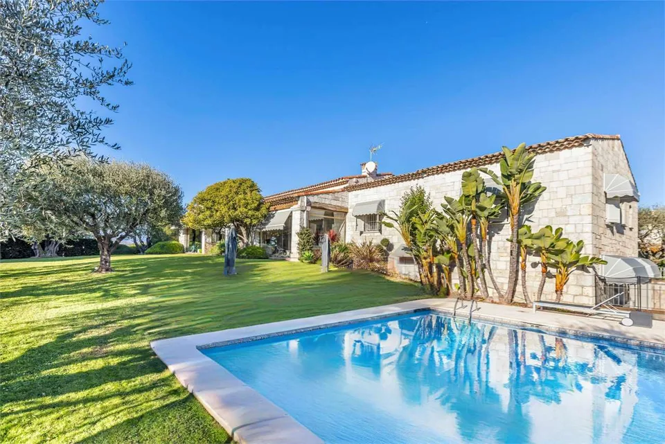 Prestigiosa Villa in Pietra da Taglio - Quartiere residenziale di Fabr
