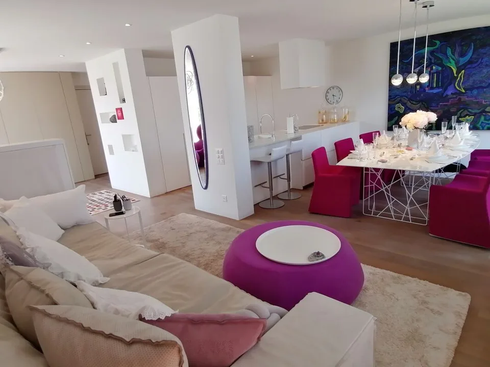 Luxus 4.5-Zimmer-Attika-Wohnung mit grösser Terrasse und 2 Parkplätze in der Tiefgarage
