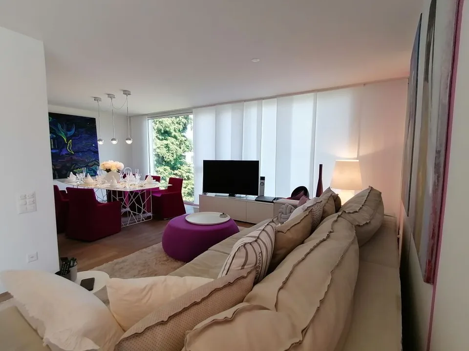 Luxus 4.5-Zimmer-Attika-Wohnung mit grösser Terrasse und 2 Parkplätze in der Tiefgarage
