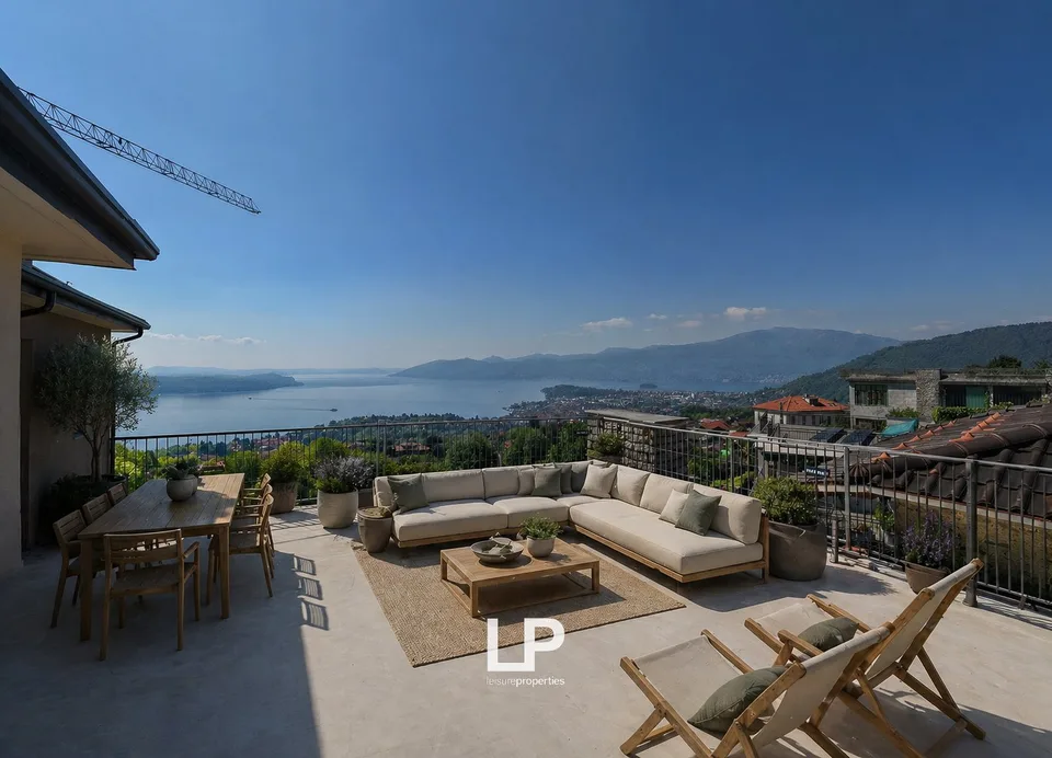 Attico in complesso residenziale Arizzano