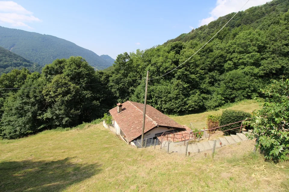 VALCOLLA - EINFAMILIENHAUS TEILWEISE MOBILIERT ZU VERKAUFEN