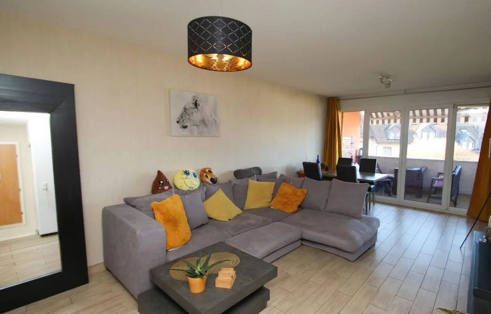 Charmante 3.5-Zimmer-Wohnung mit Balkon - 1. Stock