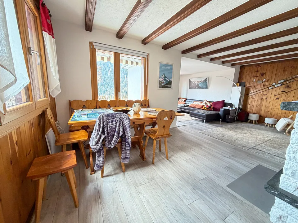 Südwest ausgerichtetes Chalet am Waldrand in Ovronnaz/Valais – Foto 7 von 22