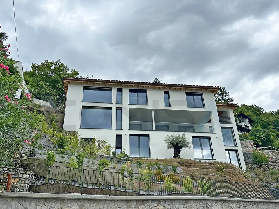 VICO MORCOTE Nuova moderna Villa 7.5 locali vista lago