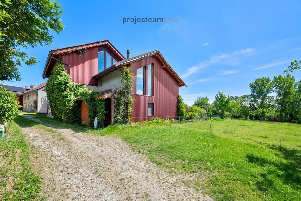 2 appartamenti 84m2 e 181m2, riuniti in un triplex in una fattoria ristrutturata