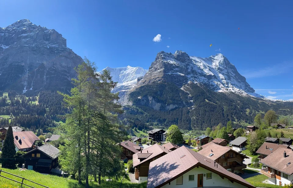 Charming 2.5-room apartment with breathtaking mountain views in Grindelwald – photo 9 of 12