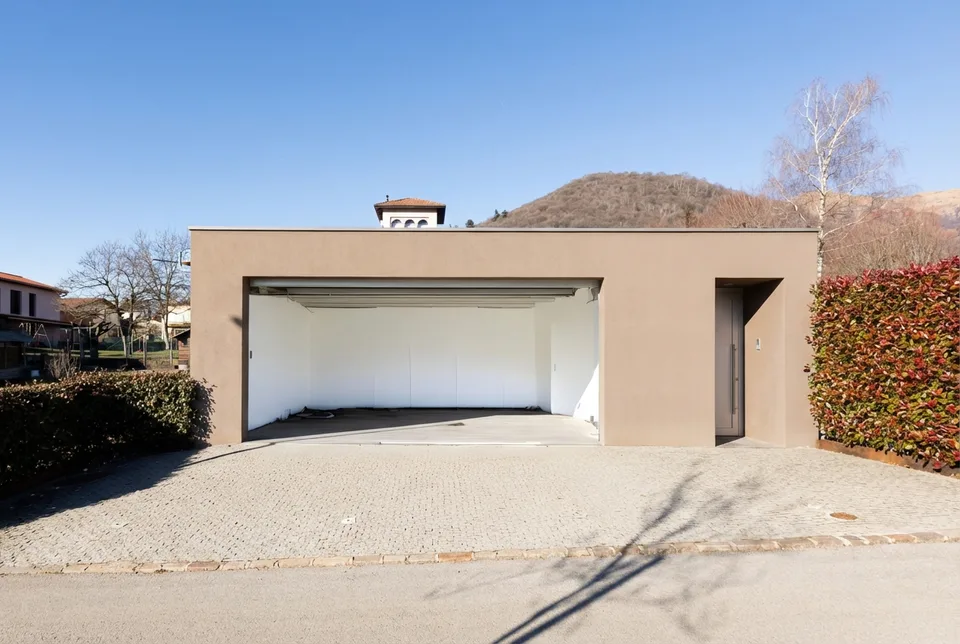 Moderne Villa mit Pool und großem Grundstück 1000 m² – Foto 10 von 16