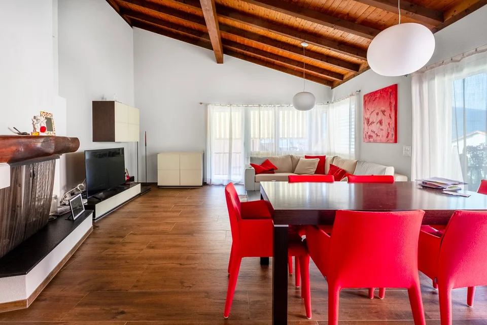 Casa unifamiliare con giardino e vista sul Lago Maggiore