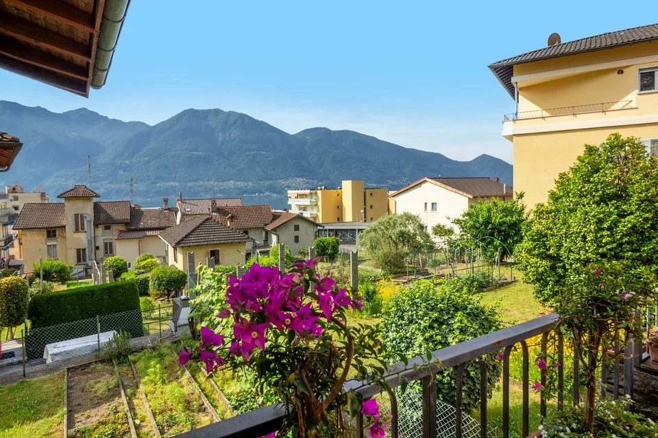 Casa unifamiliare con giardino e vista sul Lago Maggiore