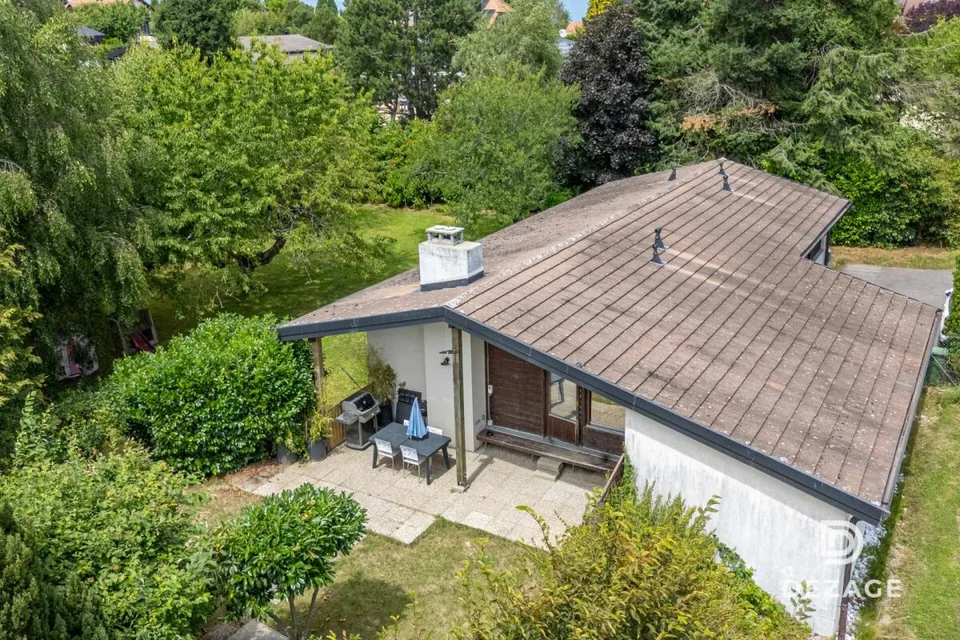 Maison à rénover avec potentiel d'agrandissement sur une vaste parcelle arborée !