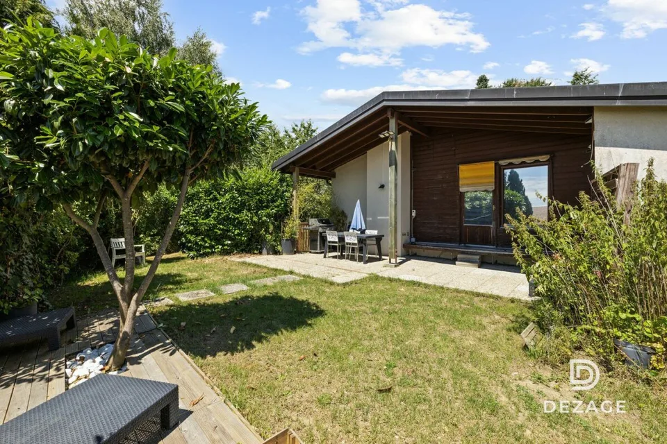 Maison à rénover avec potentiel d'agrandissement sur une vaste parcelle arborée !