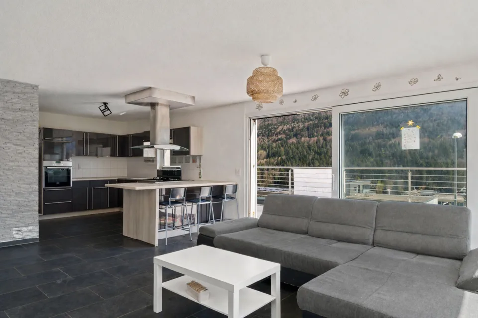 St-Imier, prächtige 5.5-Zimmer-Villa mit Garten und Carport
