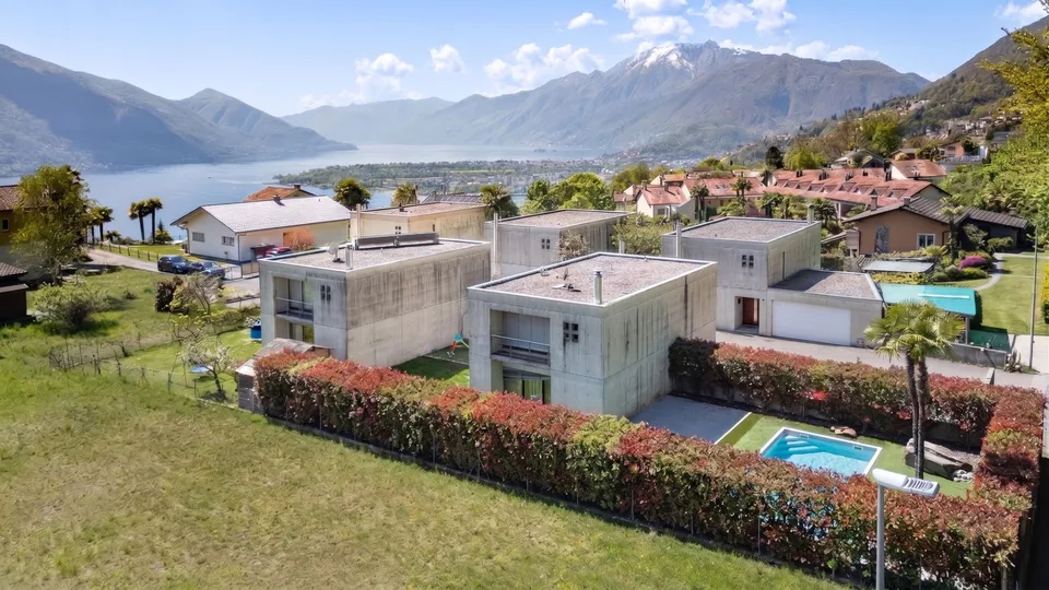 Meravigliosa casa di 5.5 locali con piscina a Brione sopra Minusio