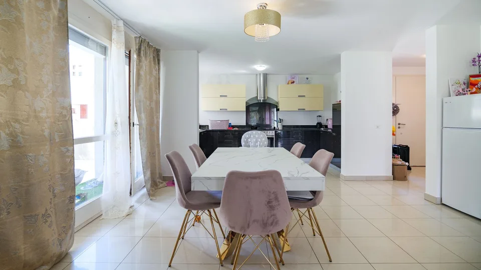 Maison merveilleuse 5.5 pièces, piscine, Brione - prix top – photo 6 sur 12