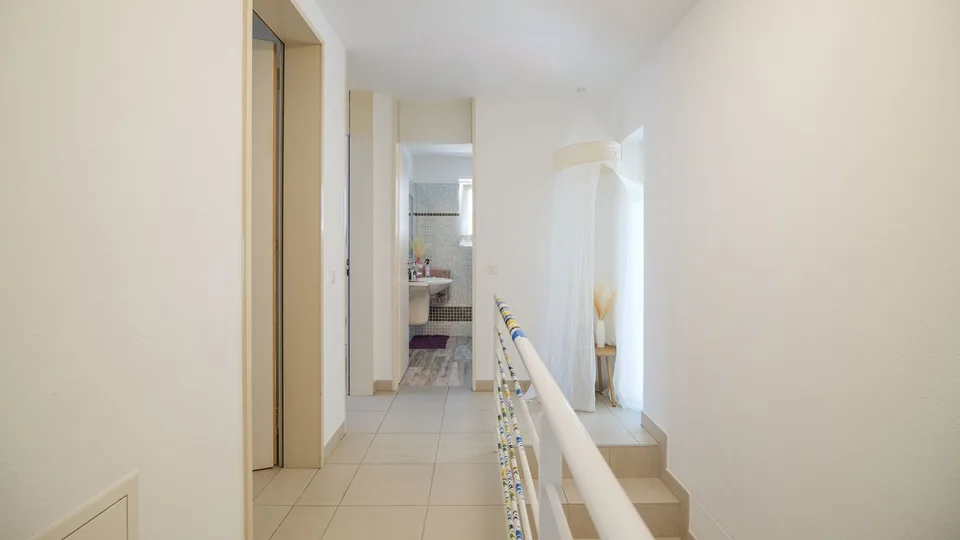 Maison merveilleuse 5.5 pièces, piscine, Brione - prix top – photo 7 sur 12