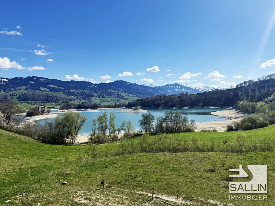 Bel appartement 3½ pièces avec vue imprenable sur le lac de la Gruyère