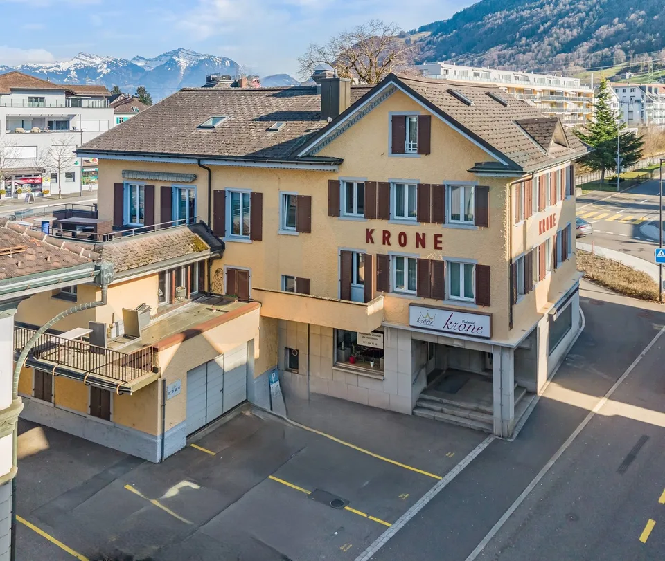 Grosszügige Gastronomieliegenschaft mit Terrasse, Eventsaal und Gästezimmer