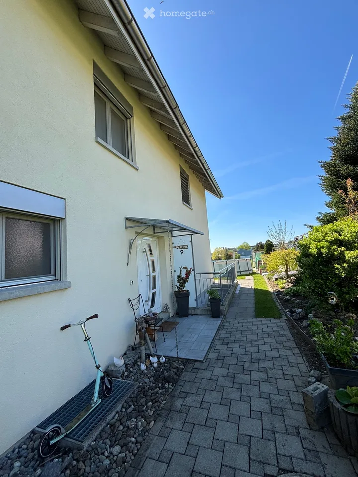 Maison jumelée de 5 ½ pièces dans un endroit ensoleillé et calme