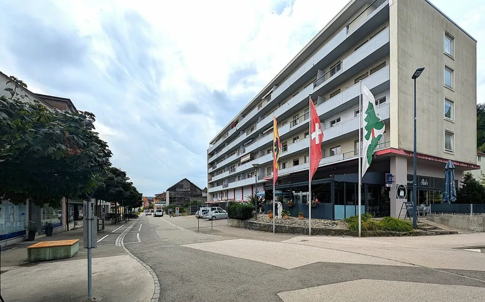 Vielseitig nutzbare Gewerbefläche im Zentrum von Lengnau - mit flexiblem Raumkonzept