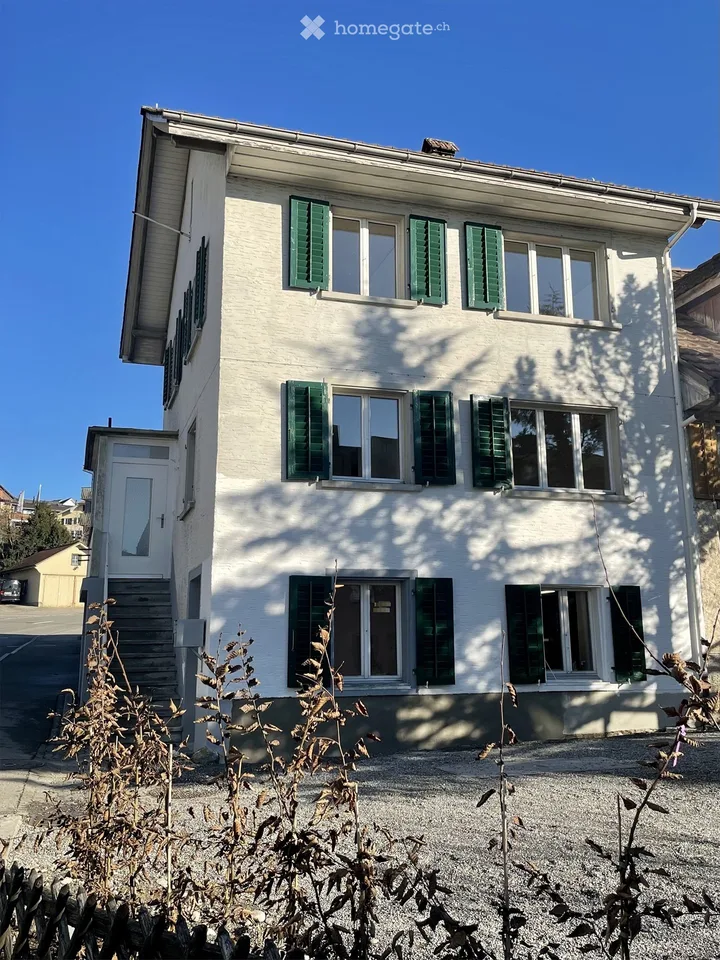 Maison jumelée unifamiliale au centre d'Oberlunkhofen avec potentiel