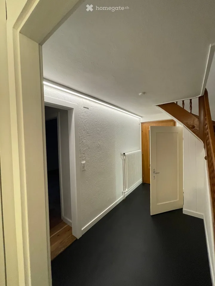 Maison jumelée unifamiliale au centre d'Oberlunkhofen avec potentiel