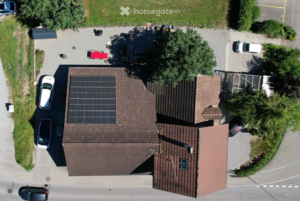 Maison jumelée unifamiliale au centre d'Oberlunkhofen avec potentiel