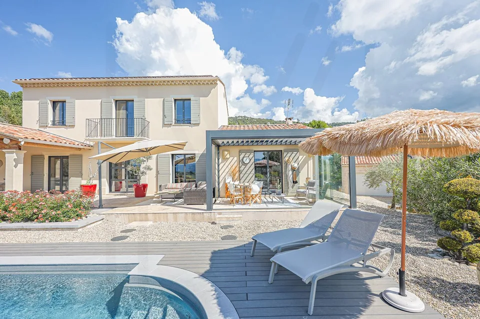 Eine außergewöhnliche Immobilie in Saint-Saturnin-Lès-Apt – Foto 7 von 13