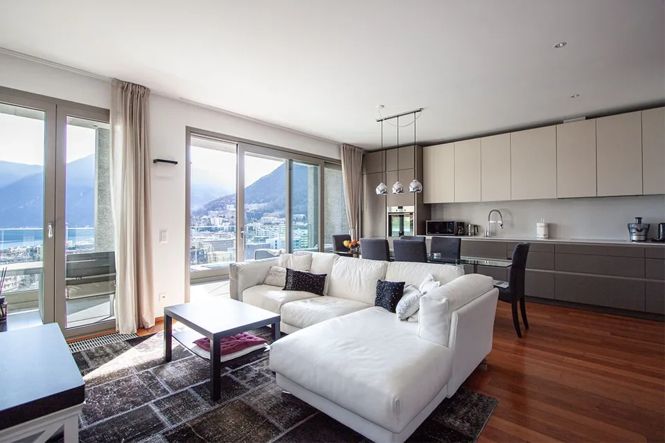 In esclusiva residenza appartamento vista lago