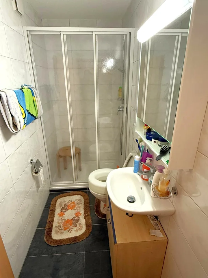 Attraktive 4.5-Zimmer-Wohnung mit Balkon, Garage und viel Stauraum – Foto 12 von 13