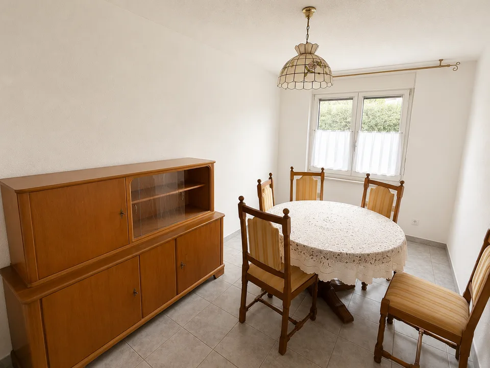Attraktive 4.5-Zimmer-Wohnung mit Balkon, Garage und viel Stauraum – Foto 7 von 13