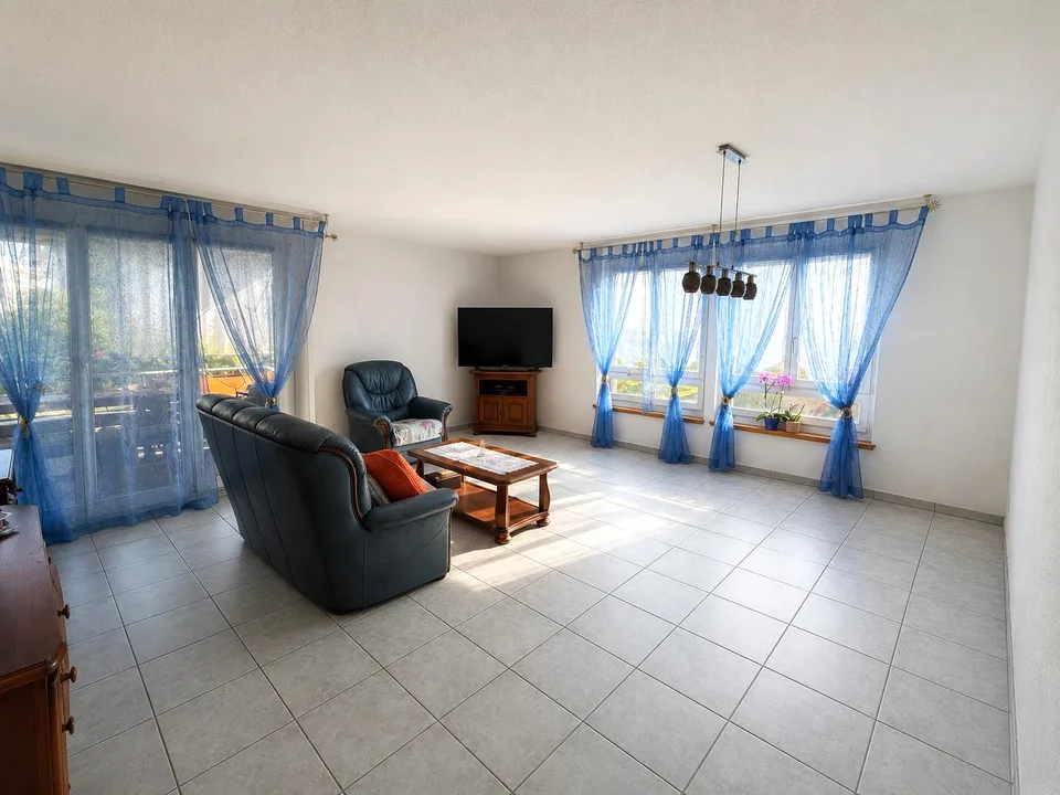 Attraktive 4.5-Zimmer-Wohnung mit Balkon, Garage und viel Stauraum – Foto 13 von 13