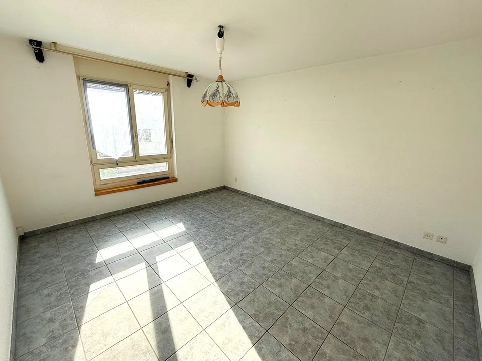 Attraktive 4.5-Zimmer-Wohnung mit Balkon, Garage und viel Stauraum – Foto 8 von 13