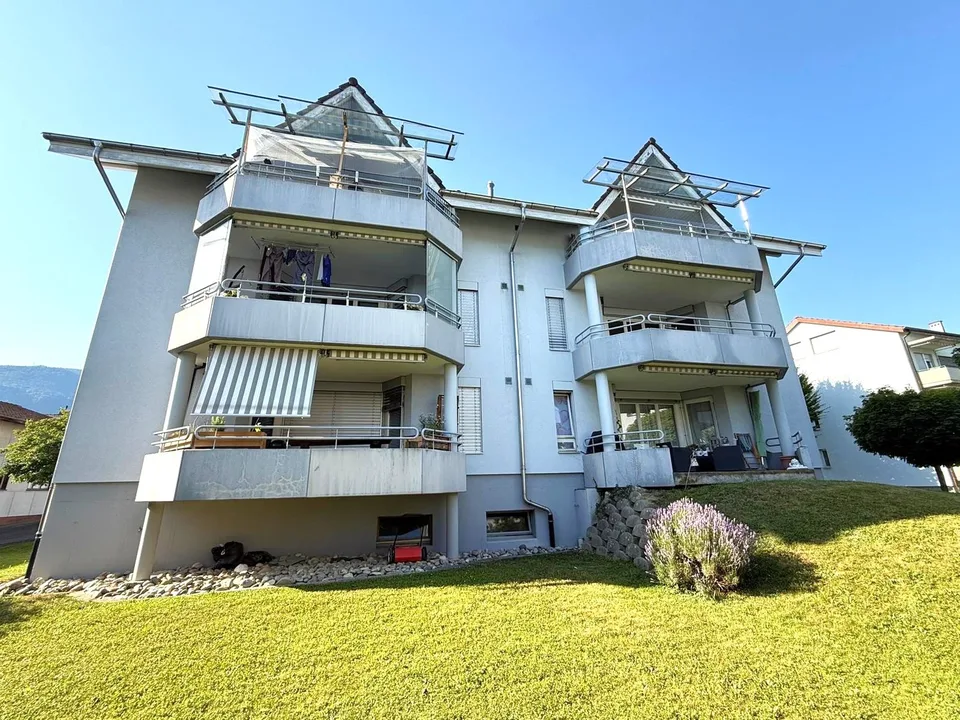 Attraktive 4.5-Zimmer-Wohnung mit Balkon, Garage und viel Stauraum