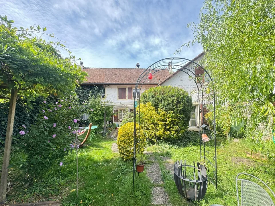 Magnifique maison mitoyenne de 8.5 pièces à Yvonand