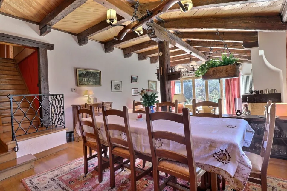 Chalet di 9 locali, vicino al centro – foto 9 di 30