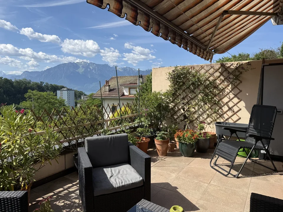Charmantes Studio mit großer Terrasse und freier Sicht – Foto 11 von 13