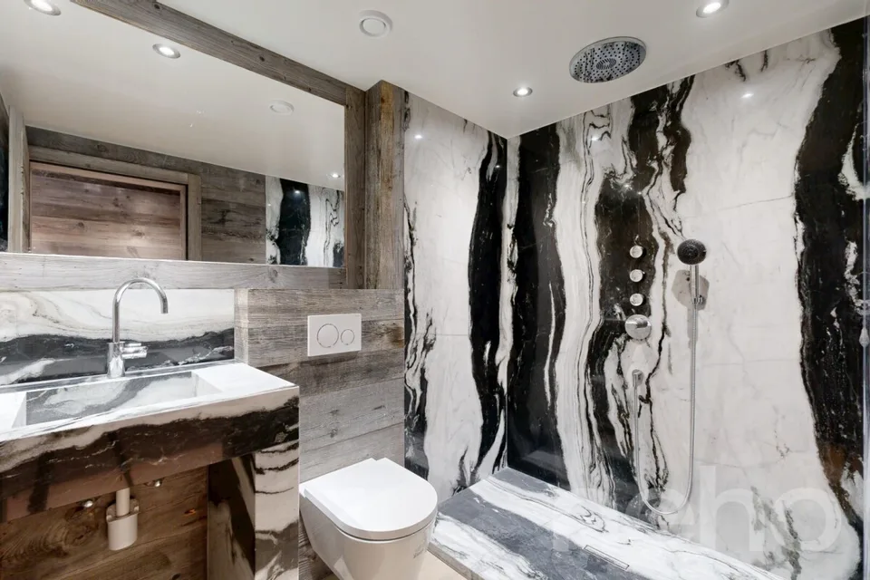Rare opportunity – Exceptional apartment in the heart of Crans-Montana – photo 18 of 20